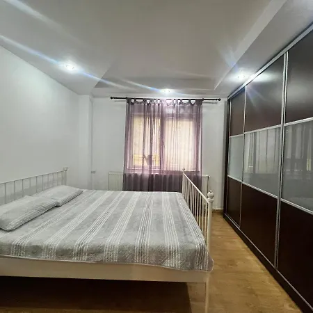 Cu Doua Dormitoare Apartment