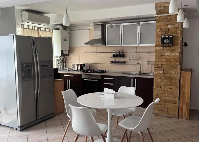 Cu Doua Dormitoare Lägenhet *